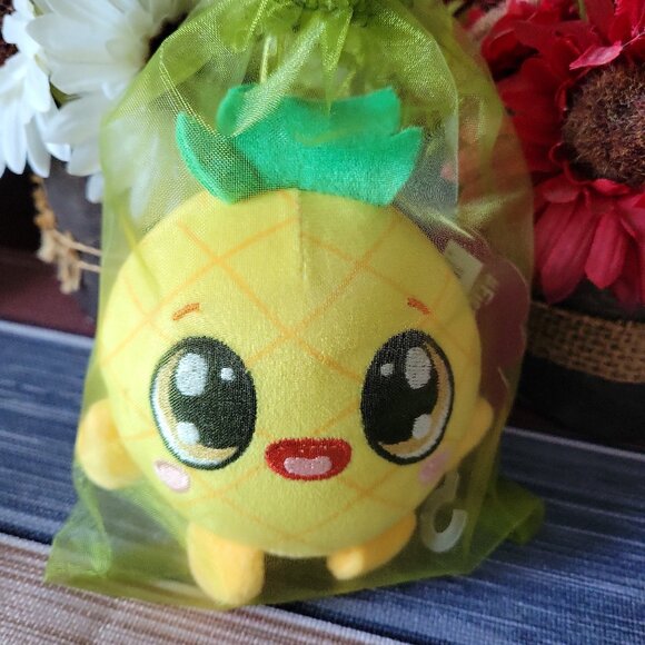 ๐ Adorable Pineapple Mushy Plushies 3.5" cuddly companion ๐ - Picture 3 of 4